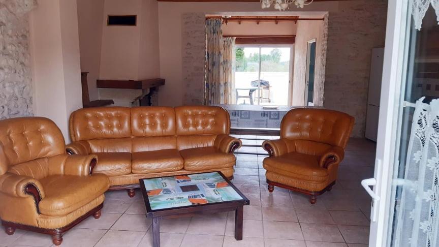 Fossemagne Gites Le Clos De Lamie Avec 2 Piscines Privees מראה חיצוני תמונה